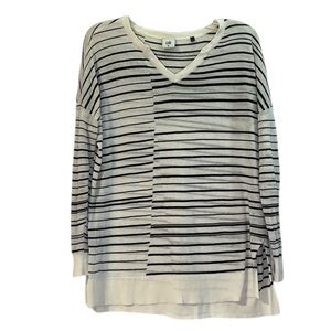 Cabi Lightweight Long Sleeve White/ Black Striped Women’s Shirt - SZ: M